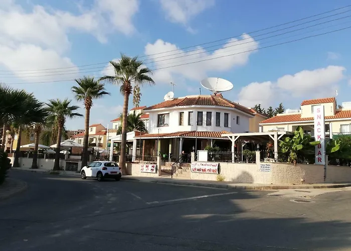 Chriselina Gottage *