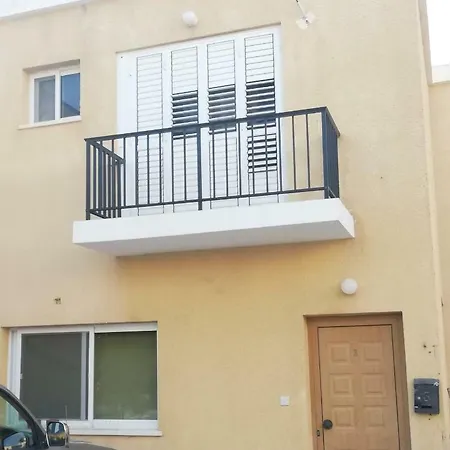 Chriselina Gottage شقة *