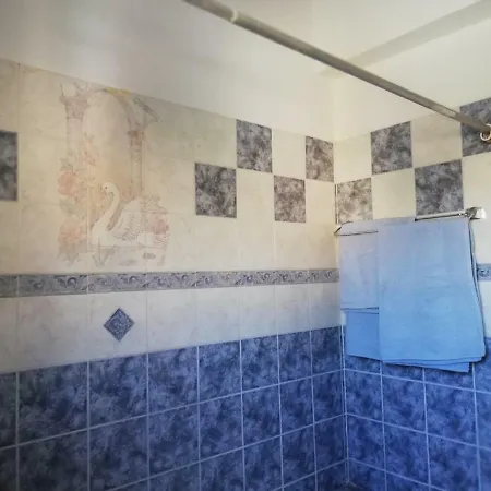 Chriselina Gottage بافوس