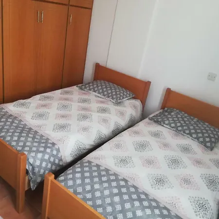 Chriselina Gottage شقة *