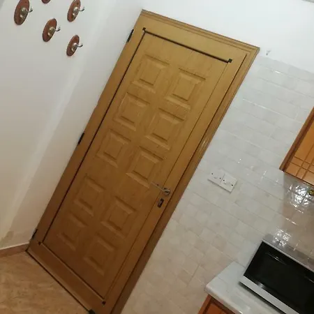 Chriselina Gottage بافوس