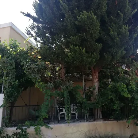 Lägenhet Chriselina Gottage *